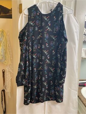 Wayf Black Floral Cold-Shoulder Top